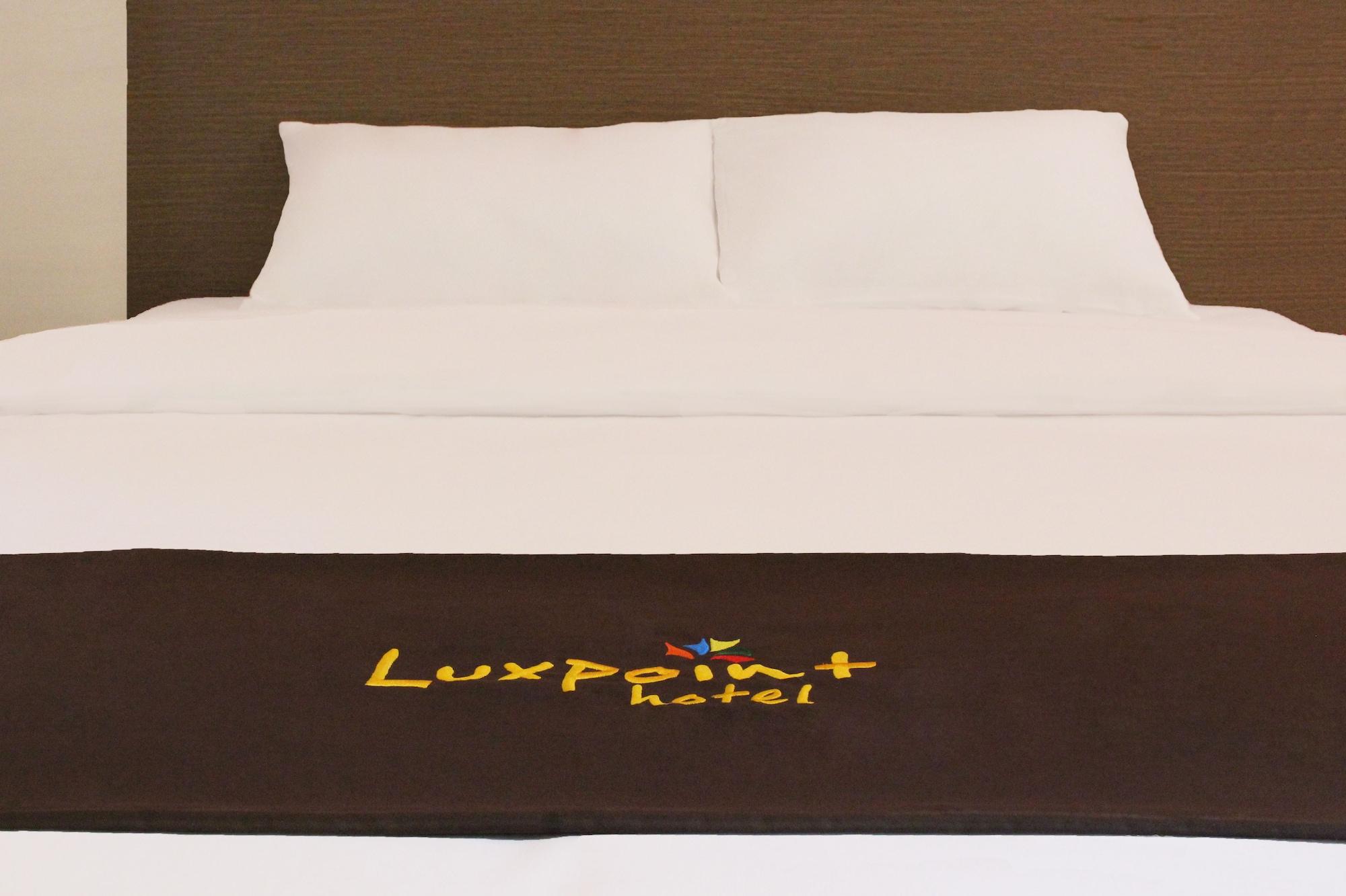 Luxpoint Hotel Baratajaya Sorabaya Extérieur photo