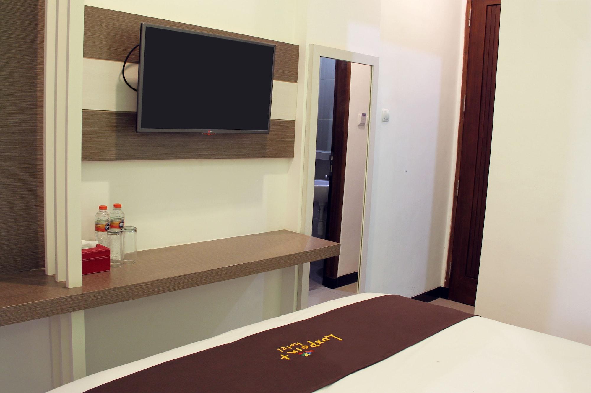 Luxpoint Hotel Baratajaya Sorabaya Extérieur photo