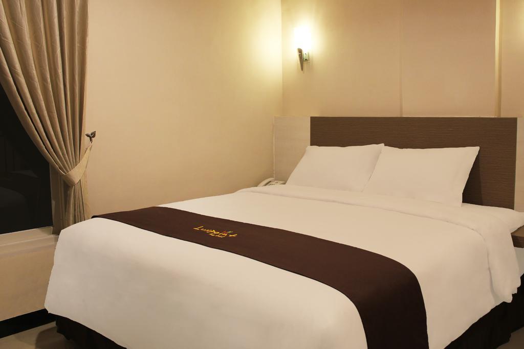 Luxpoint Hotel Baratajaya Sorabaya Extérieur photo