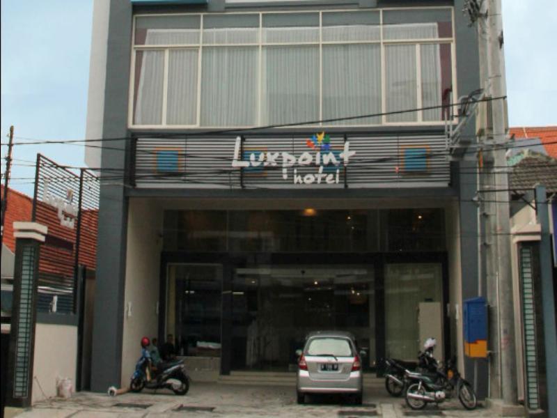 Luxpoint Hotel Baratajaya Sorabaya Extérieur photo