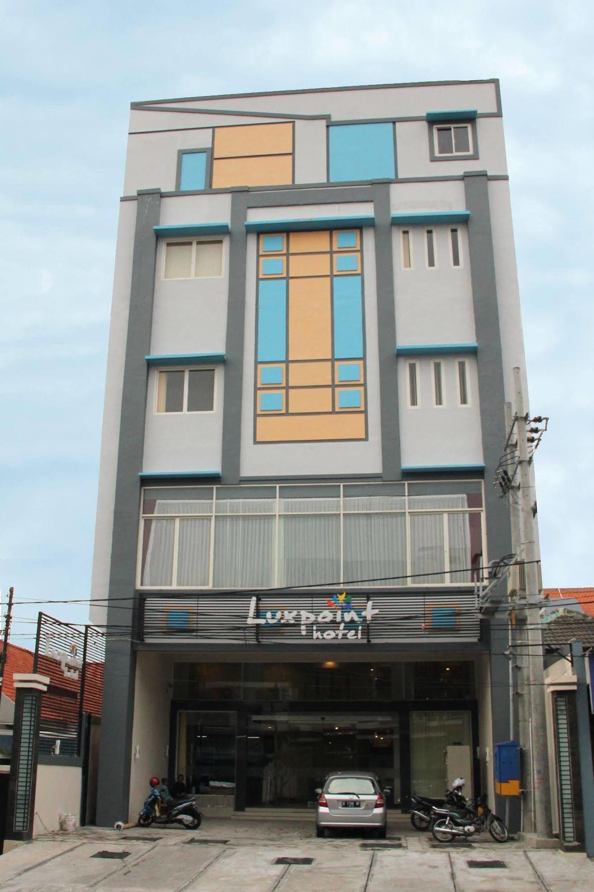 Luxpoint Hotel Baratajaya Sorabaya Extérieur photo